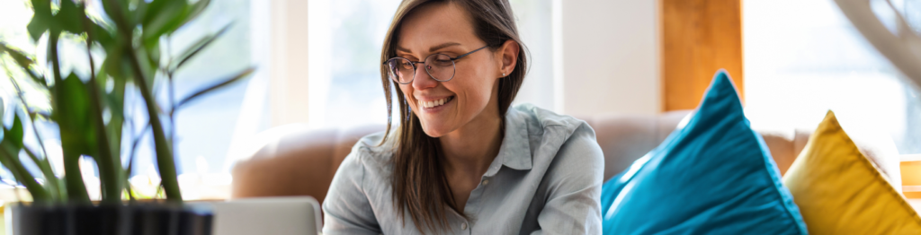 Women on laptop in her house.